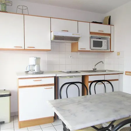 Studio Calme Avec Parking Aux Sables-d'olonne, Proche Commerces Et Animations - Fr-1-197-252